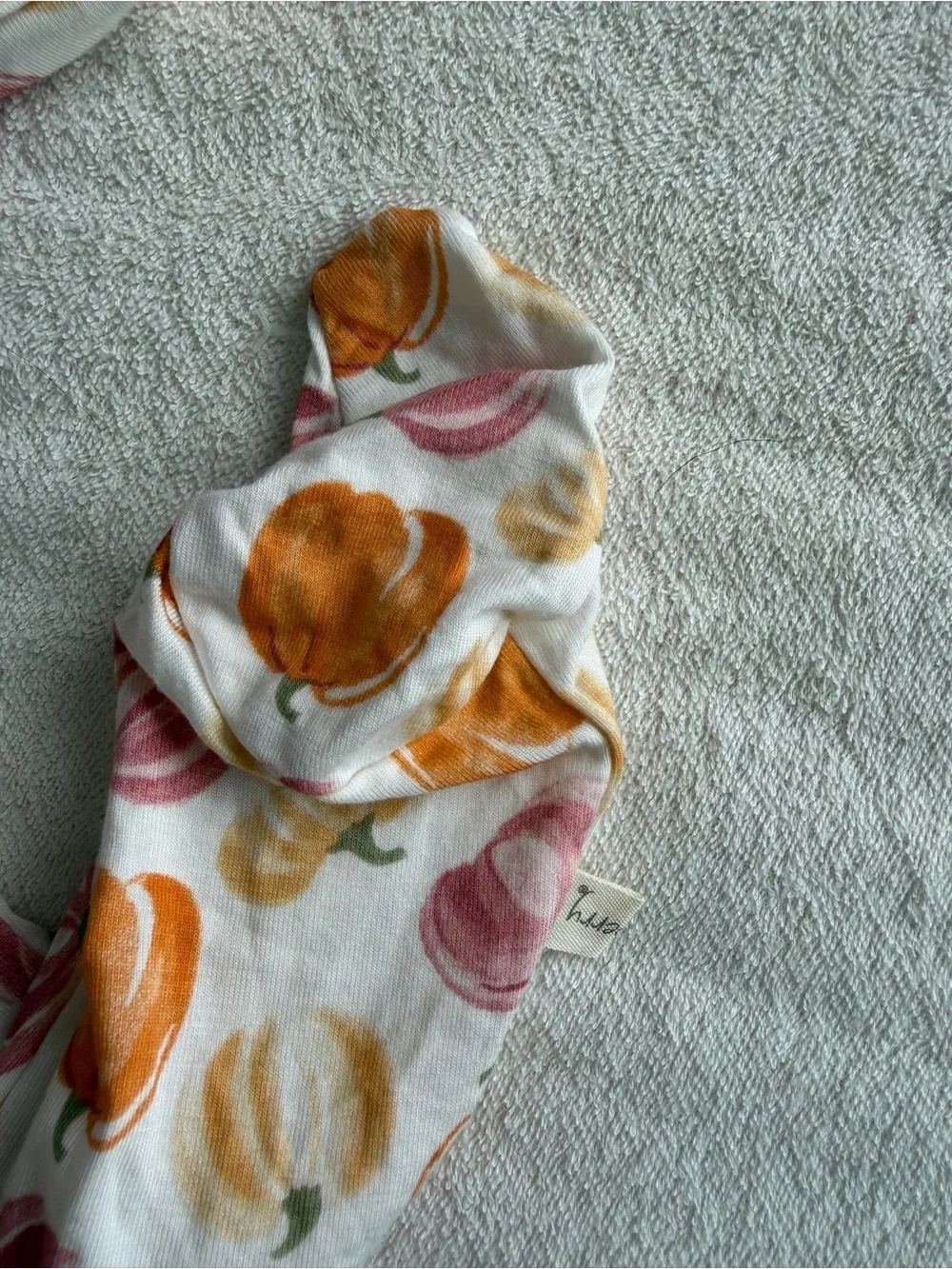 NWOT Milkberry pumpkin bamboo footies with matching bow. 6-9M - Picture 3 of 5